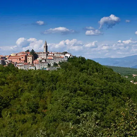 Spacious In Labin With Swimming Pool Vila *